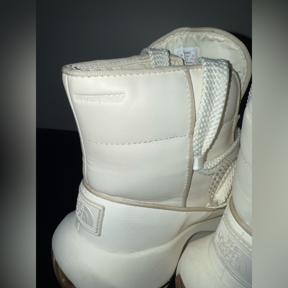 The North Face Women Sz 7 Halseigh ThermoBall Waterproof Leather Platform Boots - Picture 11 of 13